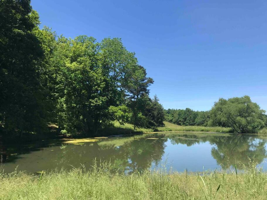 Pleasant Valley Farm Dairy Barn Writer'S Retreat コロンビア エクステリア 写真